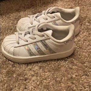 Infant shell toe addidas